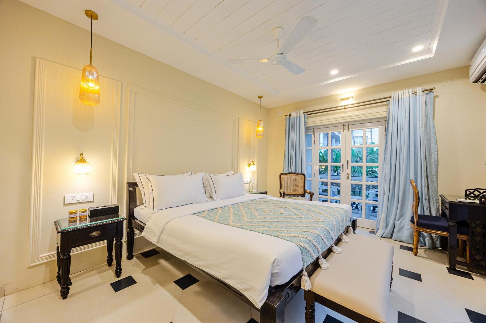 Elivaas 4 Bhk Villa Near Beach With Private Pool & Bar - Casa Boa Vida Candolim Exterior photo