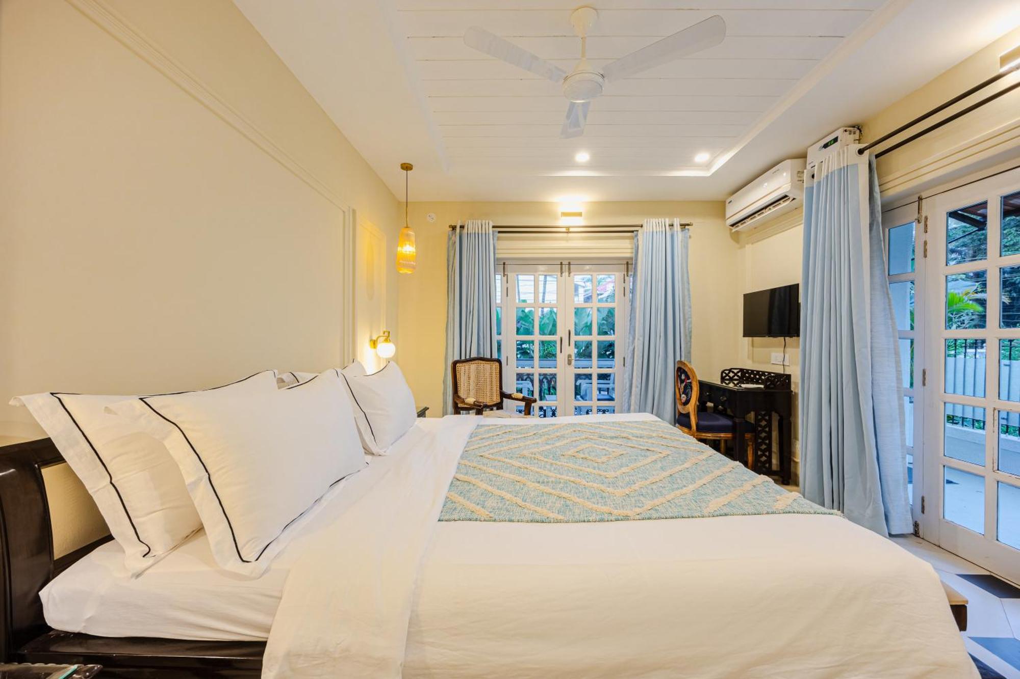 Elivaas 4 Bhk Villa Near Beach With Private Pool & Bar - Casa Boa Vida Candolim Exterior photo