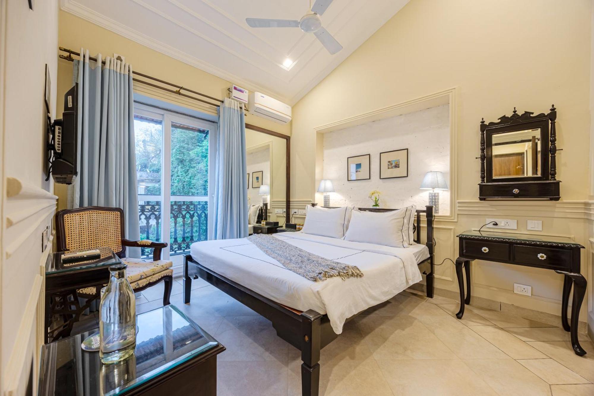 Elivaas 4 Bhk Villa Near Beach With Private Pool & Bar - Casa Boa Vida Candolim Exterior photo
