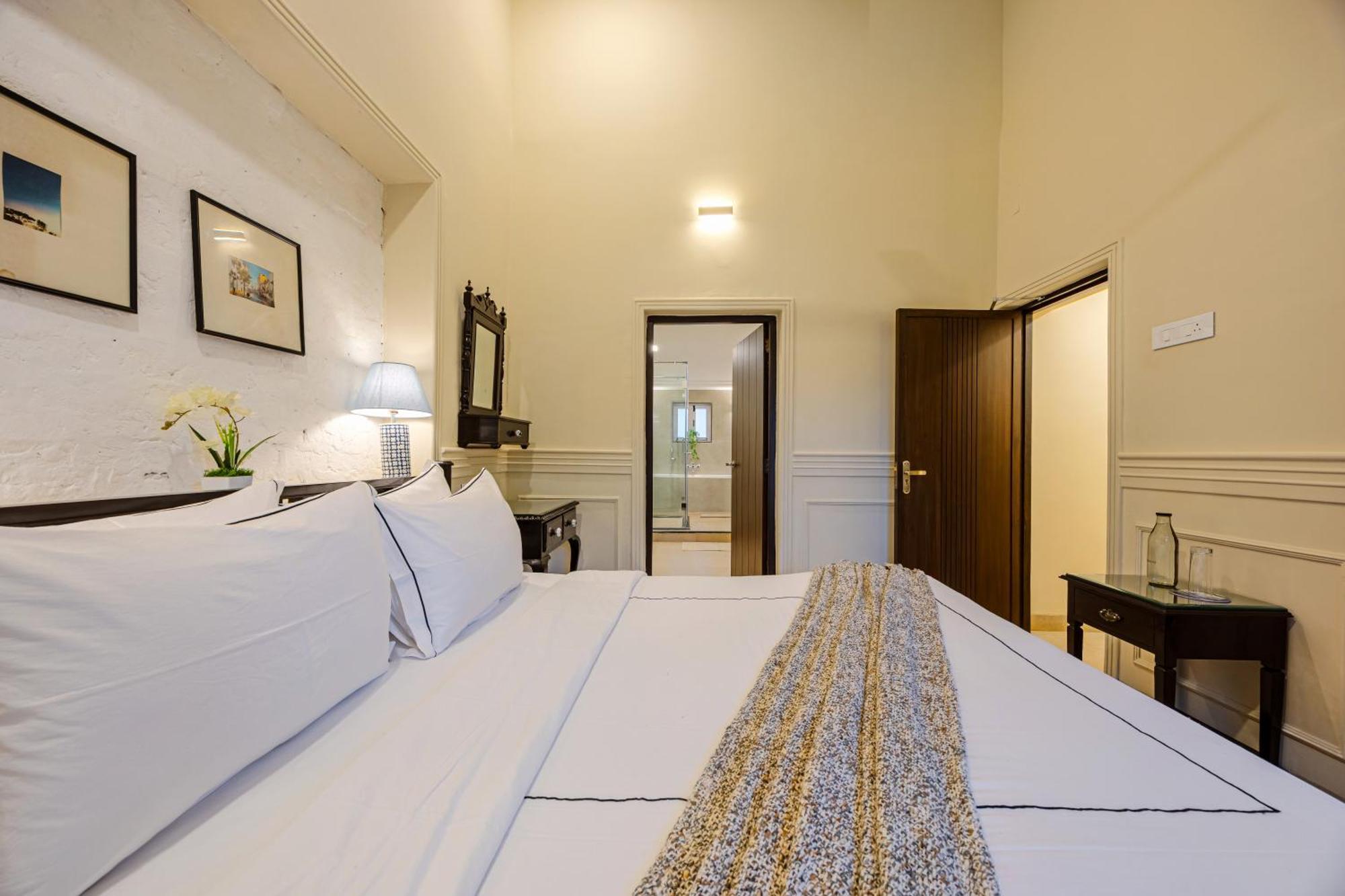Elivaas 4 Bhk Villa Near Beach With Private Pool & Bar - Casa Boa Vida Candolim Exterior photo